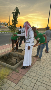 كلية الشريعة تنفذ مبادرة ( زرعناها بعزم ) في مقر الجامعة بالعابدية